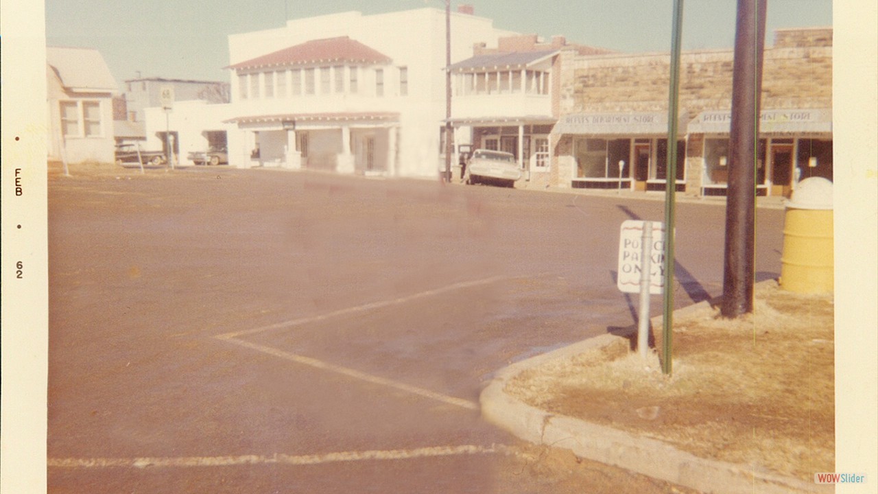 Brashears Funeral Home on square 1962